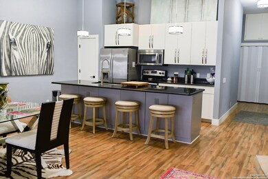 967 N Academy Ave unit B, New Braunfels, TX 78130 - photo 5