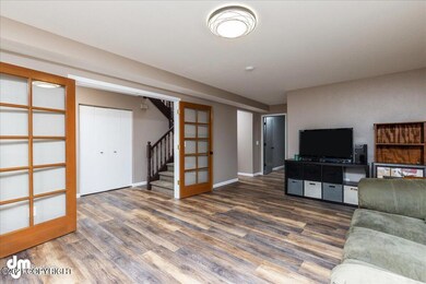 06-Family Room 20211108-DW-0875