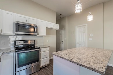 604 Royal St, Cleburne, TX 76031 - photo 6