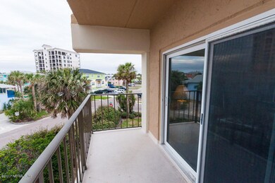 Balcony w/Sliders