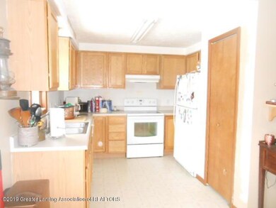 5916 Wise Rd, Lansing, MI 48911 - photo 7