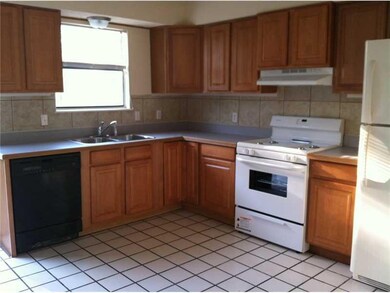 Kitchen. 1040 Hendrix