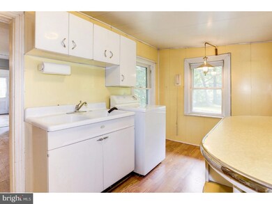 1405 Bridgeboro Rd, Beverly, NJ 08010 - photo 6