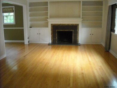 1035 Onondaga Rd, Schenectady, NY 12309 - photo 4