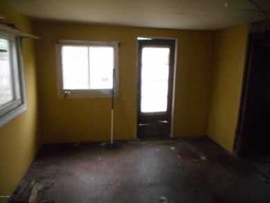 215 Cromwell St, Hawley, PA 18428 - photo 6