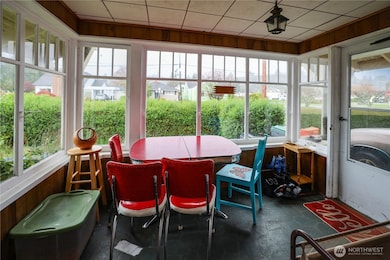 807 Maple St, Hoquiam, WA 98550 - photo 2