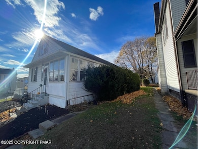 814 Charles St, Luzerne, PA 18709 - photo 6