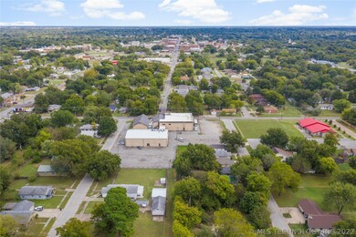 1314 W 5th St, Okmulgee, OK 74447 - photo 2