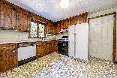 99 Eileen St, Yarmouth Port, MA 02675 - photo 6