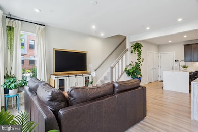 20306 Newfoundland Square, Ashburn, VA 20147 - photo 2