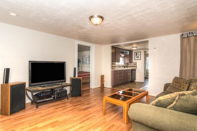 1902 NE Laughlin Rd (2 of 34)