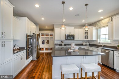 304 Lehigh Dr unit (COLUMBIA), Winchester, VA 22602 - photo 4