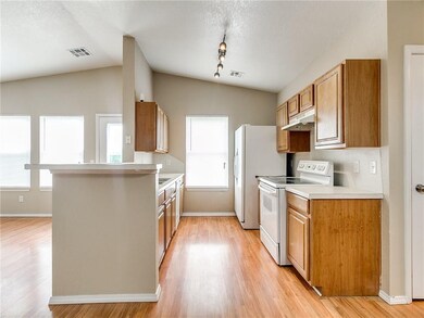 9400 Checkerbloom Dr, Oklahoma City, OK 73165 - photo 6