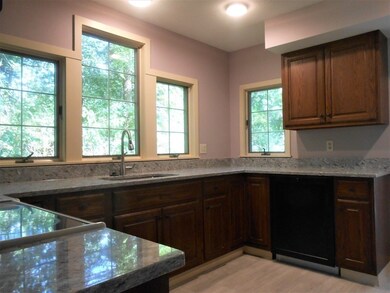 33 Amity Place, Amherst, MA 01002 - photo 7