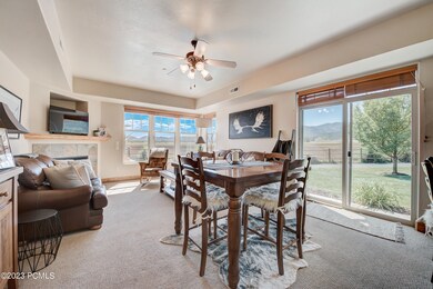 10-Fox Point Circle-010