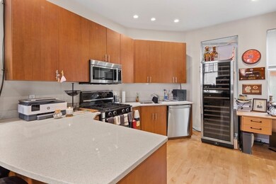 46 Cooper St unit 1, Boston, MA 02113 - photo 2