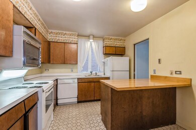 unlisted-address, Evanston, IL 60201 - photo 6
