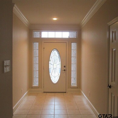 1920 1920 Hollyglen, Tyler, TX 75703 - photo 2