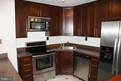 The Carlton unit 641, Arlington, VA 22204 - photo 4