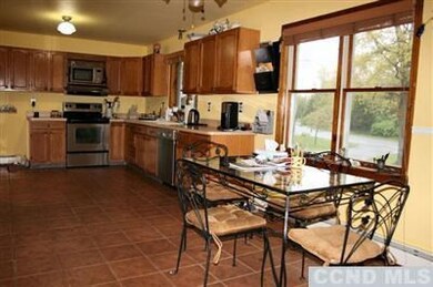 27 Hewlett Rd, Red Hook, NY 12571 - photo 4