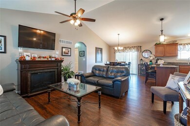 546 N Haven Dr, Farmington, MO 63640 - photo 3