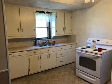 213 E Jackson St, Monroe, IN 46772 - photo 4