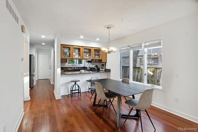 Spacious dining room and breakfast bar
