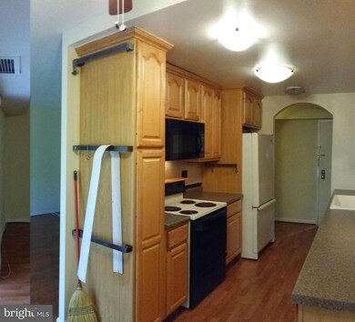 11645 Stoneview Square unit 87/2B, Reston, VA 20191 - photo 3