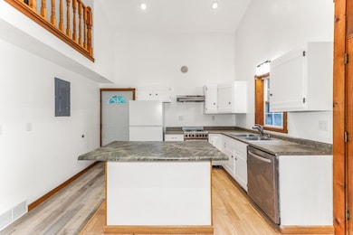 320 Illinois St, Eagle River, WI 54521 - photo 4