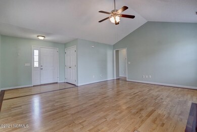 1613 Covey Ln Wilmington NC-large-009-00