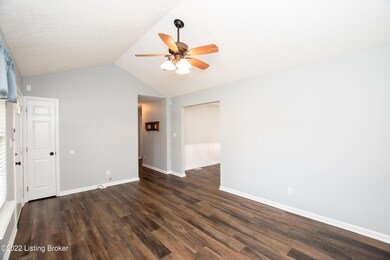 212 Aulbern Dr W, Mount Washington, KY 40047 - photo 4