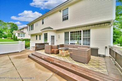 211 Elmwood Dr, Moscow, PA 18444 - photo 5