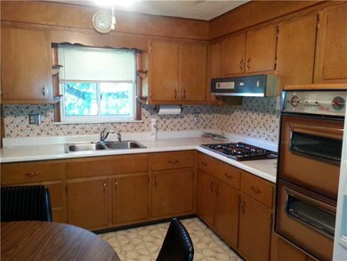 Kitchen. EAT IN KITCHEN