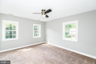 2240 Rollins Dr, Alexandria, VA 22307 - photo 7