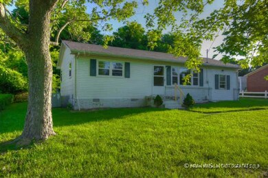 313 Chestnut Dr, Shelbyville, TN 37160 - photo 3