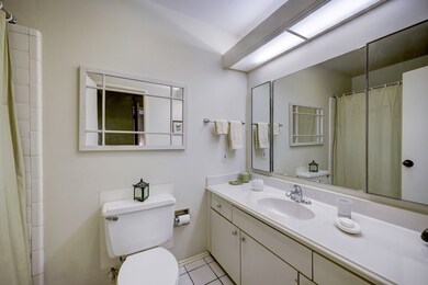 65 Litchfield Ln, Houston, TX 77024 - photo 7