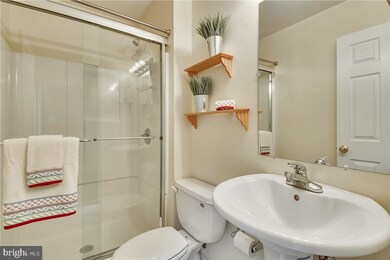 8700 Riverscape Ct, Odenton, MD 21113 - photo 5