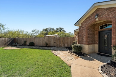 912 High Creek Dr, Euless, TX 76040 - photo 2