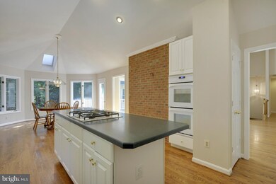 3513 Commodore Ct, Herndon, VA 20171 - photo 6
