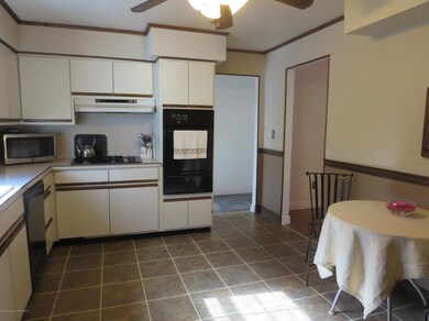 Large Eat in Kitchen