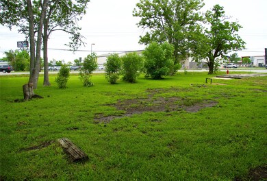 413 Lulac St, Alvin, TX 77511 - photo 3