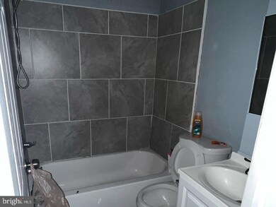 2762 The Alameda, Baltimore, MD 21218 - photo 7