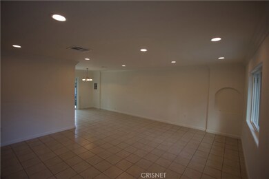 22111 Viscanio Rd, Woodland Hills, CA 91364 - photo 6