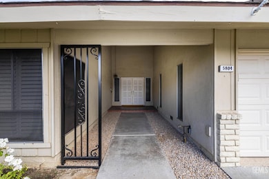 5804 Cypress Point Dr, Bakersfield, CA 93309 - photo 2