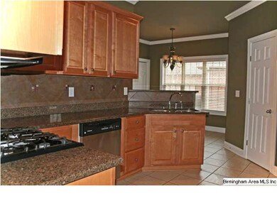 Kitchen w/granite