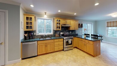 21 Hilton Dr, Newmarket, NH 03857 - photo 3