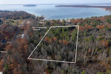 2905 Neahtawanta Rd, Peninsula Township, MI 49686 - photo 2