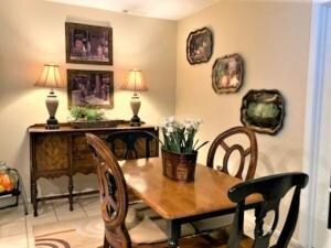 Kitchen/dining combo