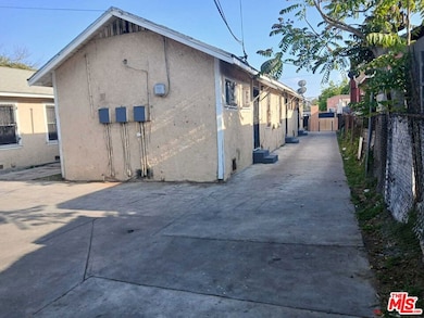 1139 E 69th St, Los Angeles, CA 90001 - photo 4