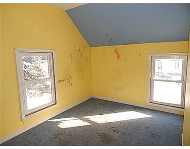 2215 E Walnut St, Des Moines, IA 50317 - photo 6